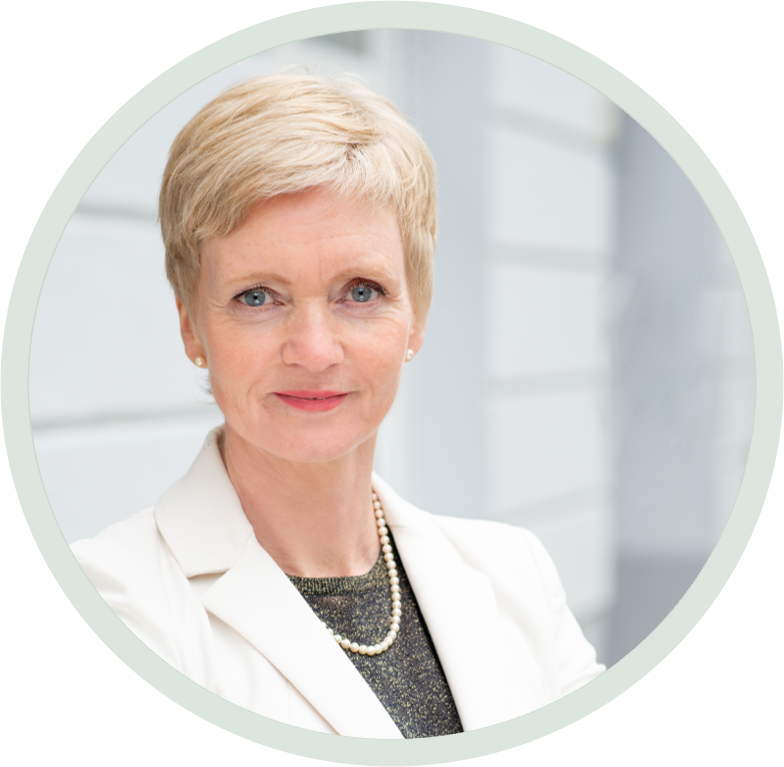 Dr. Monika Lessl Dr. Monika Lessl